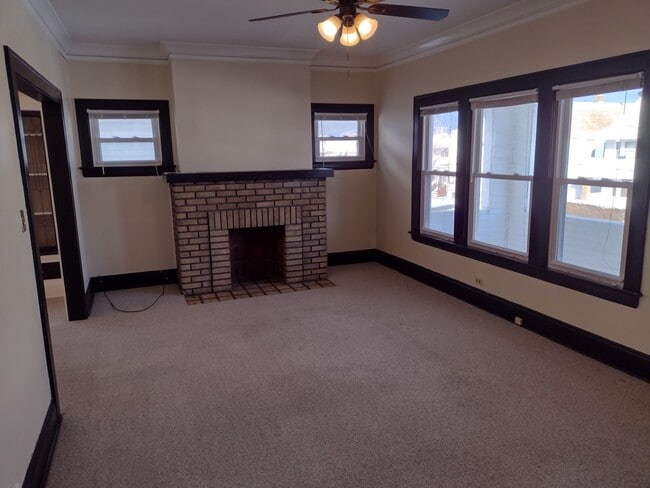 2102 Chesterland Ave, Unit 2 in Lakewood, OH - Building Photo - Building Photo