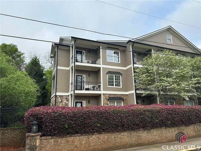 property at 170 Woodrow St