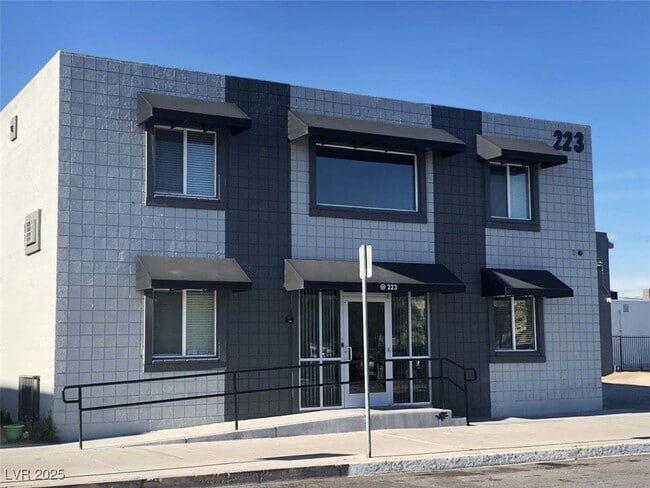 property at 223 N 9th St