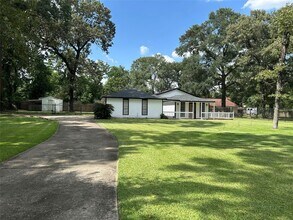 2418 Bill Smith Rd in Conroe, TX - Building Photo - Building Photo