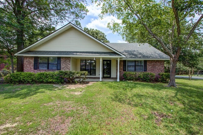 300 Jennie St