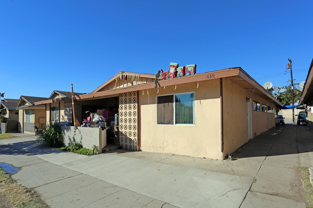 1839 E Grove Ave in Orange, CA - Building Photo