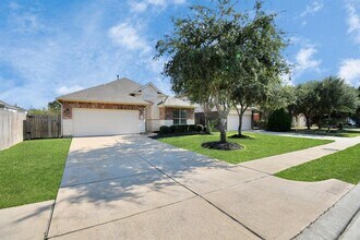 2815 Empire Oaks Lane in Katy, TX - Building Photo - Building Photo