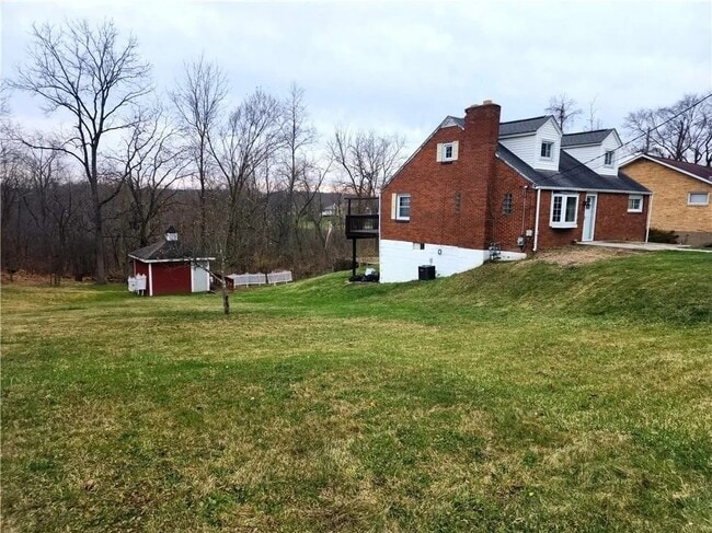 141 Main St in Hickory, PA - Building Photo - Building Photo