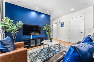 601 Albany St in Boston, MA - Building Photo - Building Photo