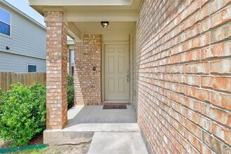 516 Circle Wy in Jarrell, TX - Building Photo - Building Photo