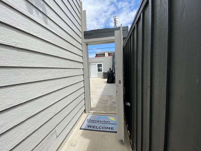 518 S Pacific St-Unit -03 in Oceanside, CA - Building Photo - Building Photo