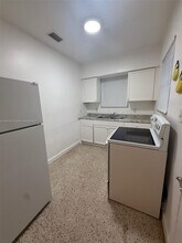 1182 NW 65th St in Miami, FL - Building Photo - Building Photo