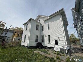 180 Portsea St in New Haven, CT - Building Photo