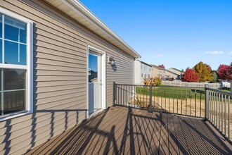 725 Debates St in Washington, IL - Building Photo - Building Photo