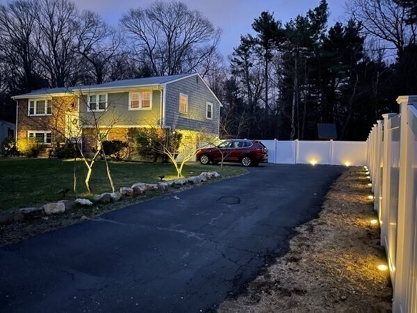 17 Ridley Rd in Dedham, MA - Building Photo - Building Photo