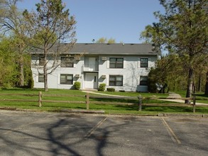 Wooster Ridge Apartments in Ingleside, IL - Building Photo - Building Photo