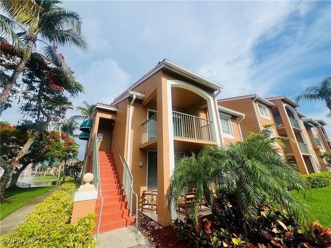 1275 Wildwood Lakes Blvd in Naples, FL - Foto de edificio - Building Photo