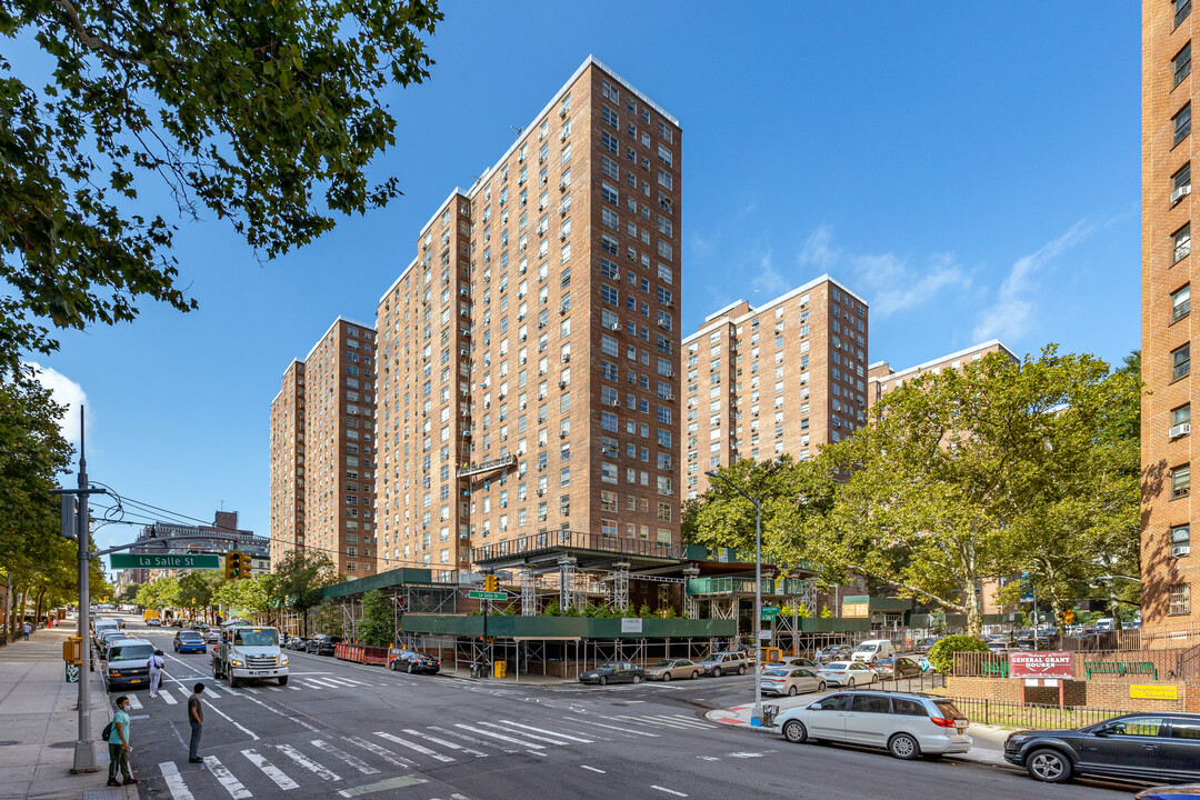 Morningside Gardens in New York, NY - Foto de edificio