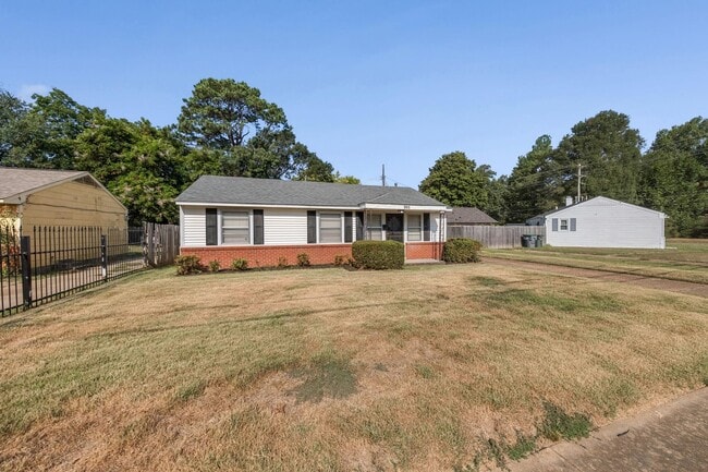 995 Avon Rd in Memphis, TN - Building Photo - Building Photo