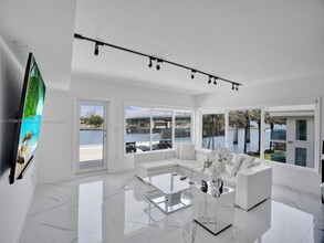 286 Bal Bay Dr in Bal Harbour, FL - Building Photo - Building Photo