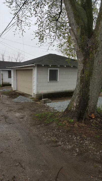 637 N Berwick Ave in Indianapolis, IN - Building Photo