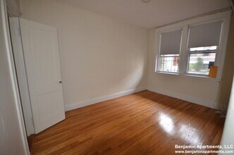 131 Sutherland Rd, Unit A in Boston, MA - Building Photo - Building Photo
