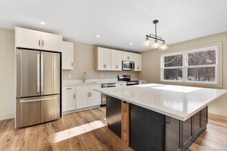 29 E Main St in Canaan, CT - Building Photo - Building Photo