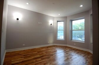 4935 W Washington Blvd, Unit 2 in Chicago, IL - Building Photo - Building Photo