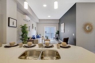 230 Aurora Cres in Kelowna, BC - Building Photo - Building Photo