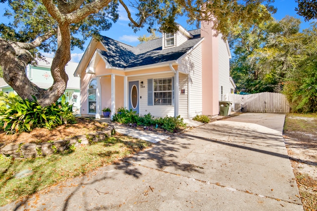 property at 5910 Bay Vista Dr