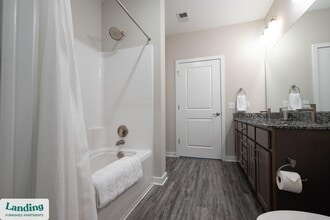 16200 Croft Dr, Unit 6310- 420 in Charlotte, NC - Foto de edificio - Building Photo