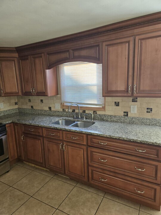 144 Osgood Ave, Unit 1st floor in New Britain, CT - Foto de edificio