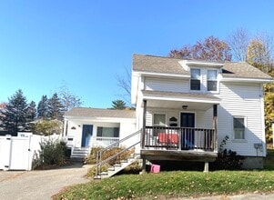 16 Hillcrest St, Unit 1 in Augusta, ME - Building Photo - Building Photo