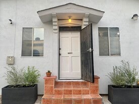 1209 E Doidge Ct in Long Beach, CA - Building Photo