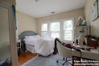 62 Dunboy St, Unit 1 in Boston, MA - Foto de edificio - Building Photo