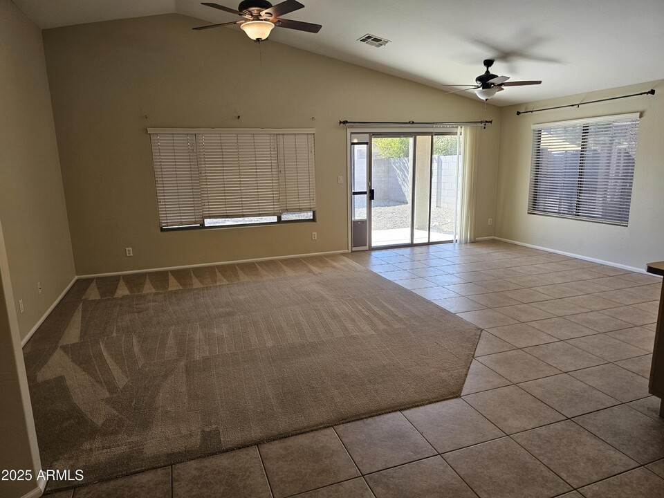 13217 W Mauna Loa Ln in Surprise, AZ - Building Photo