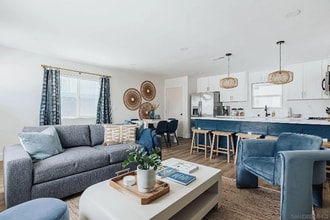 1231 Center Ave in Oceanside, CA - Foto de edificio - Building Photo