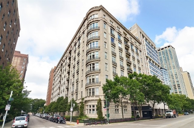 property at 3400 N Lake Shore Dr