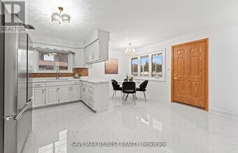 505 Ortono Ave in Oshawa, ON - Building Photo - Building Photo