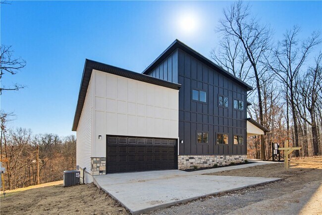 property at 20 Bobwith Ln