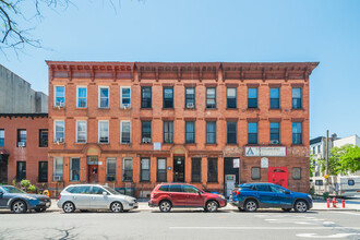 42 Howard Ave in Brooklyn, NY - Building Photo - Building Photo