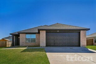 128 Richh St in Waxahachie, TX - Building Photo