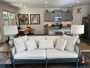 10406 Bramble Berry Dr in Austin, TX - Building Photo - Building Photo