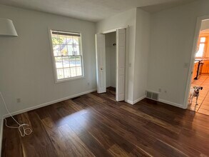 214 W Sixteenth St in Traverse City, MI - Building Photo - Building Photo