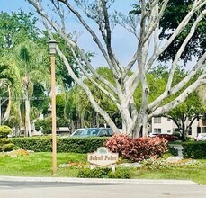 1811 Sabal Palm Dr, Unit 306 in Davie, FL - Building Photo - Building Photo