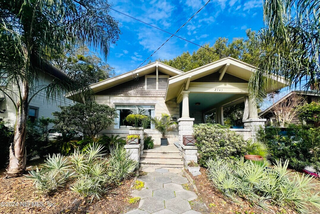2745 Downing St in Jacksonville, FL - Building Photo