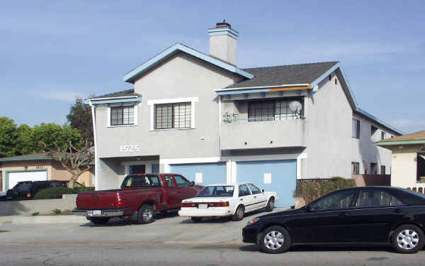 1525 257th St in Harbor City, CA - Building Photo