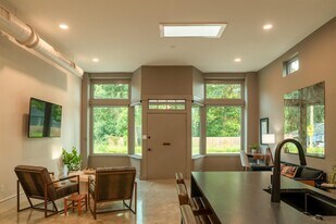 612 W 8th Ave in Tallahassee, FL - Building Photo