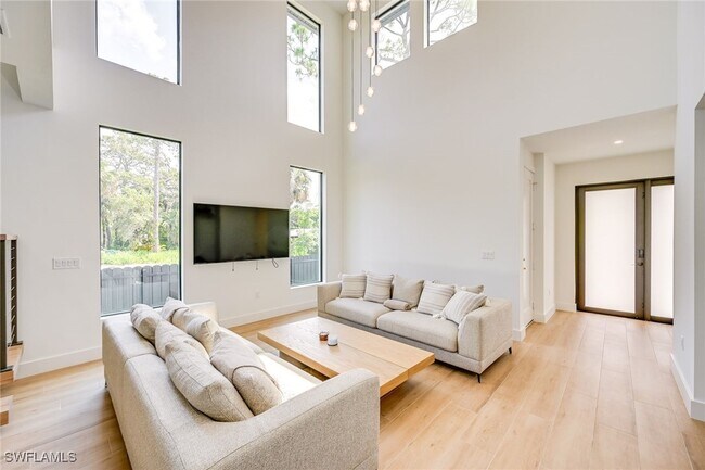 3384 Canal St in Naples, FL - Building Photo - Building Photo