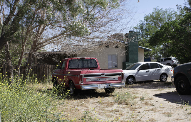 14986-14996 Sequoia Ave in Hesperia, CA - Building Photo - Building Photo