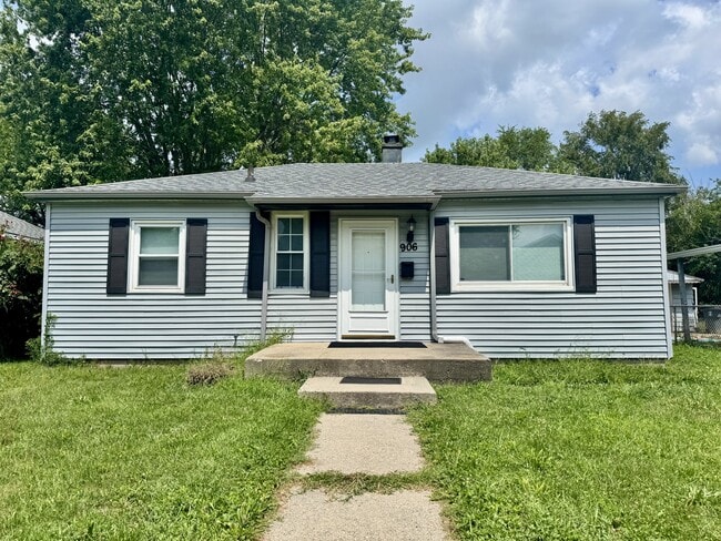 property at 906 E Elm St