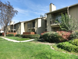 Hidden Place Apartments in Yuba City, CA - Building Photo