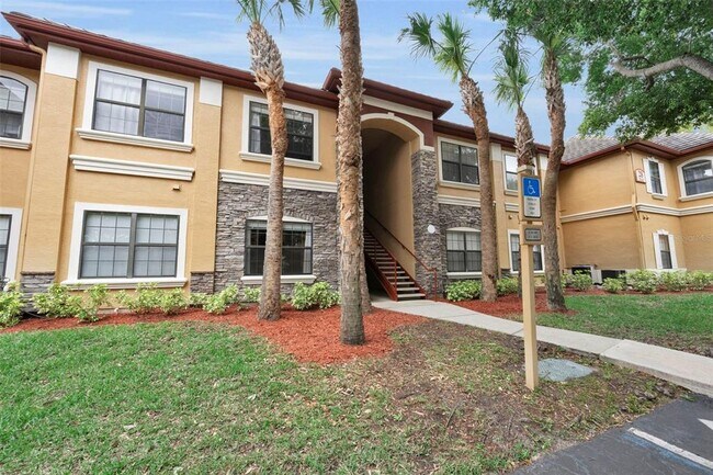 2141 Portofino Pl in Palm Harbor, FL - Foto de edificio - Building Photo