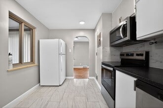 11111 E Montview Blvd in Aurora, CO - Building Photo - Building Photo